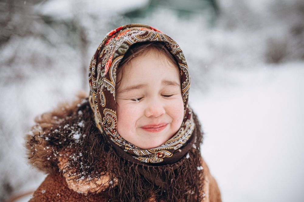 Портрет девочки в ретро образе