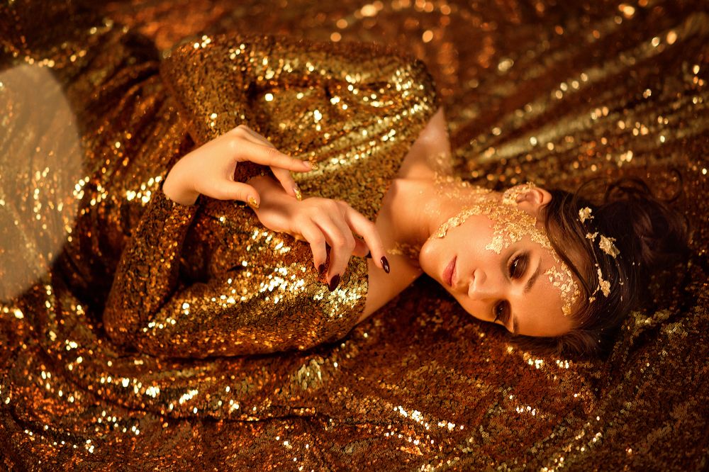 Золотая девушка