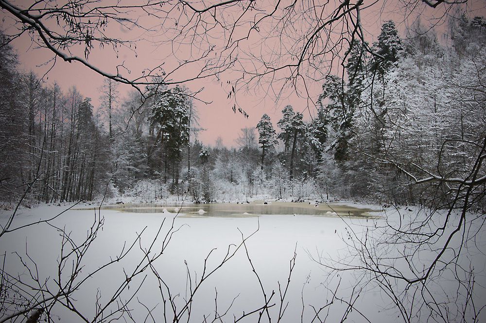 Белая перина под розовым покрывалом