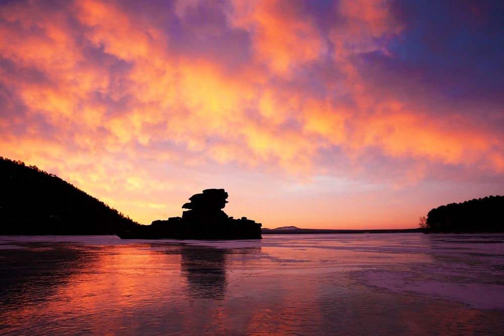 Рассвет над озером Бурабай.