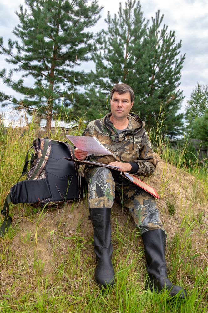 Лесник на обходе своей территории