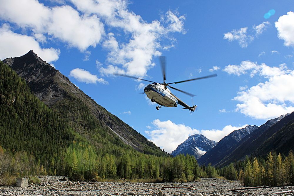 Только вертолетом можно долететь.