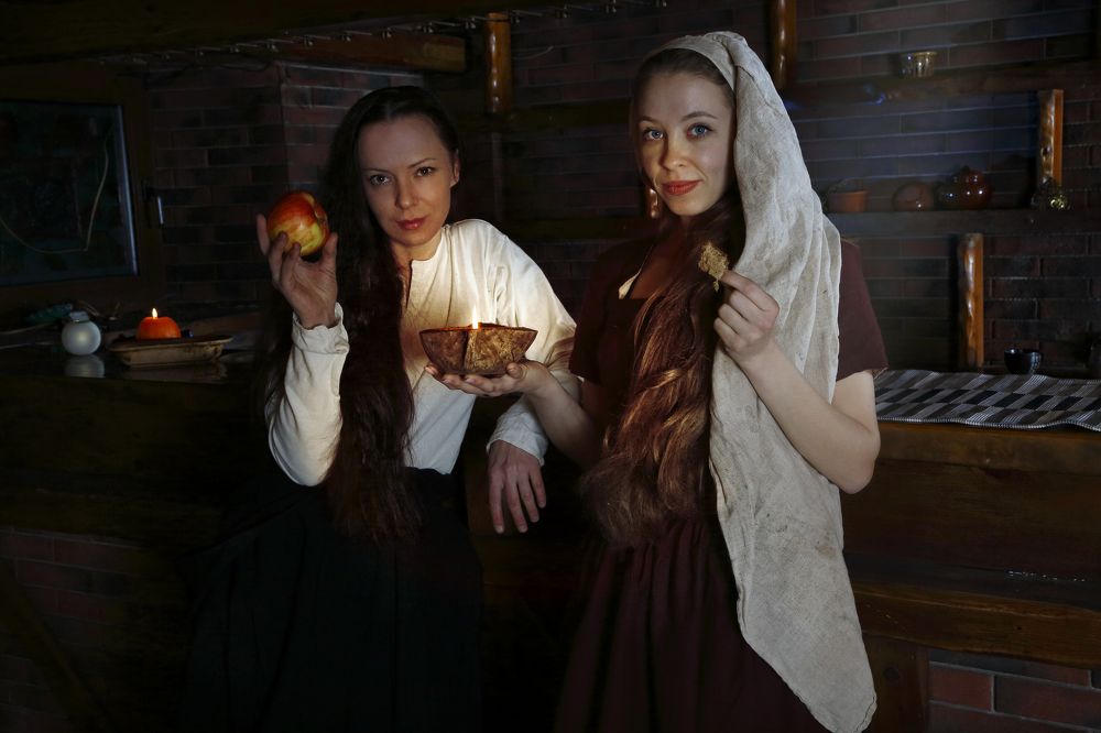 Жизнь служанки  в средневековой таверне. The life of maids in a medieval tavern