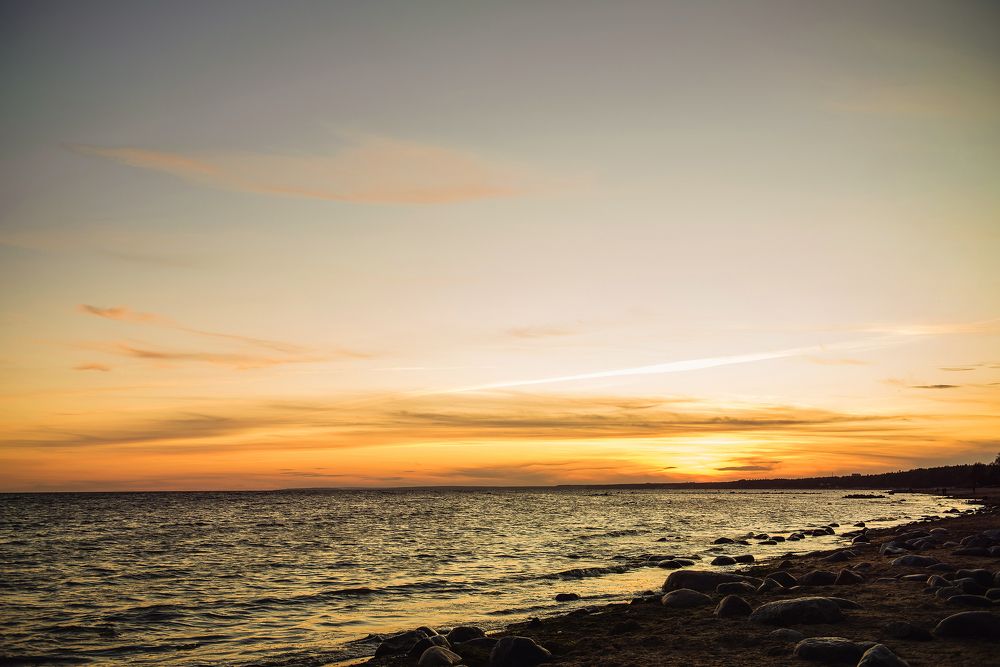 Красивый закат на Финском заливе