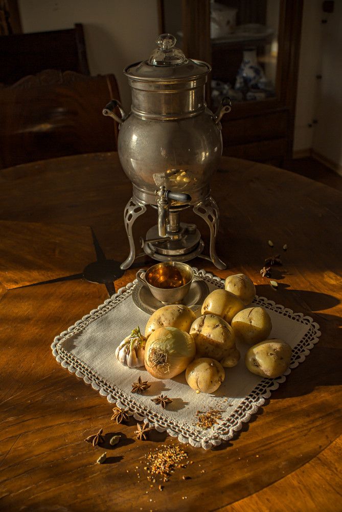 Натюрморт с овощами и бульонницей