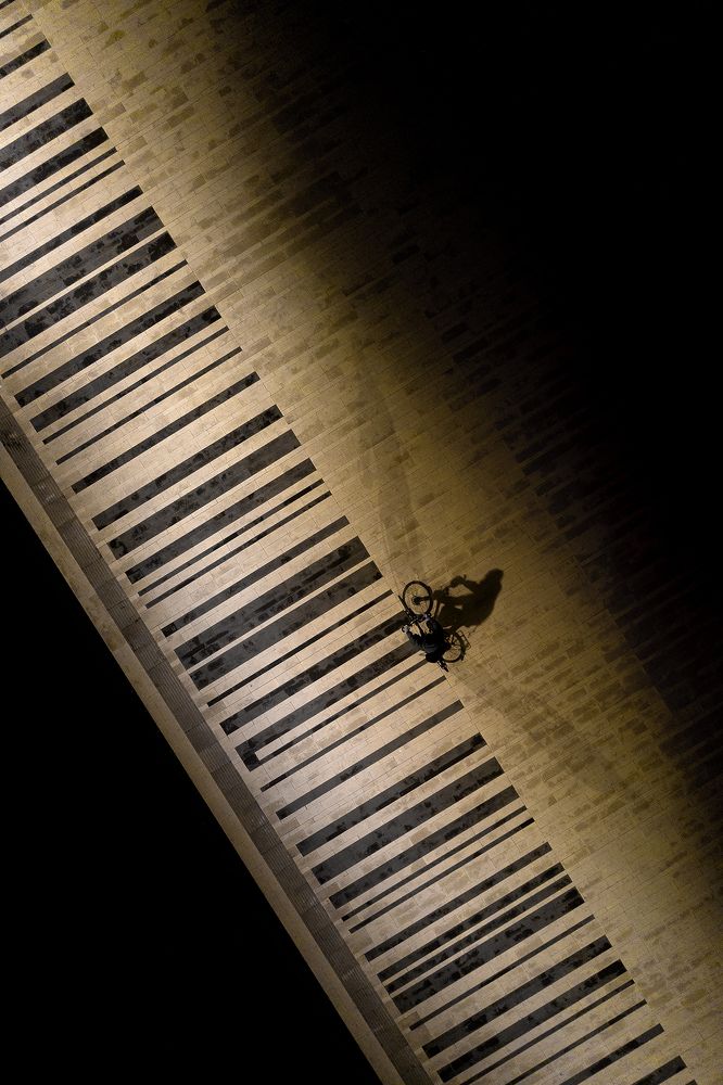 White stripe, black stripe...