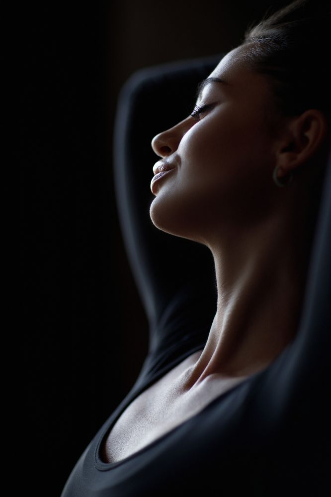 Женский портрет в низком ключе