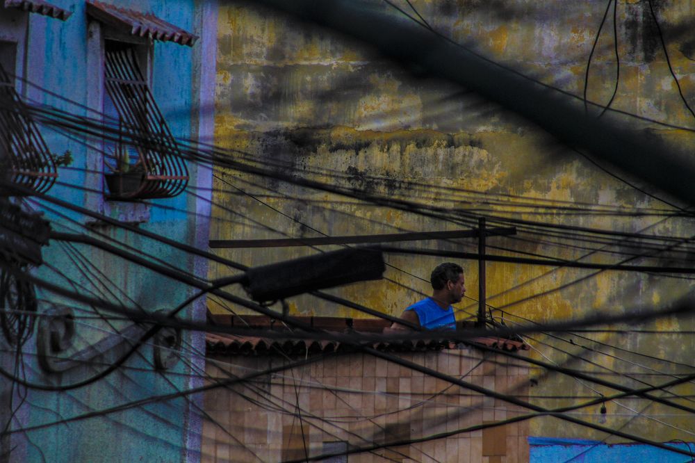 Covid-19 Postcards Venezuela a protected people, with the use of a mask and gloves