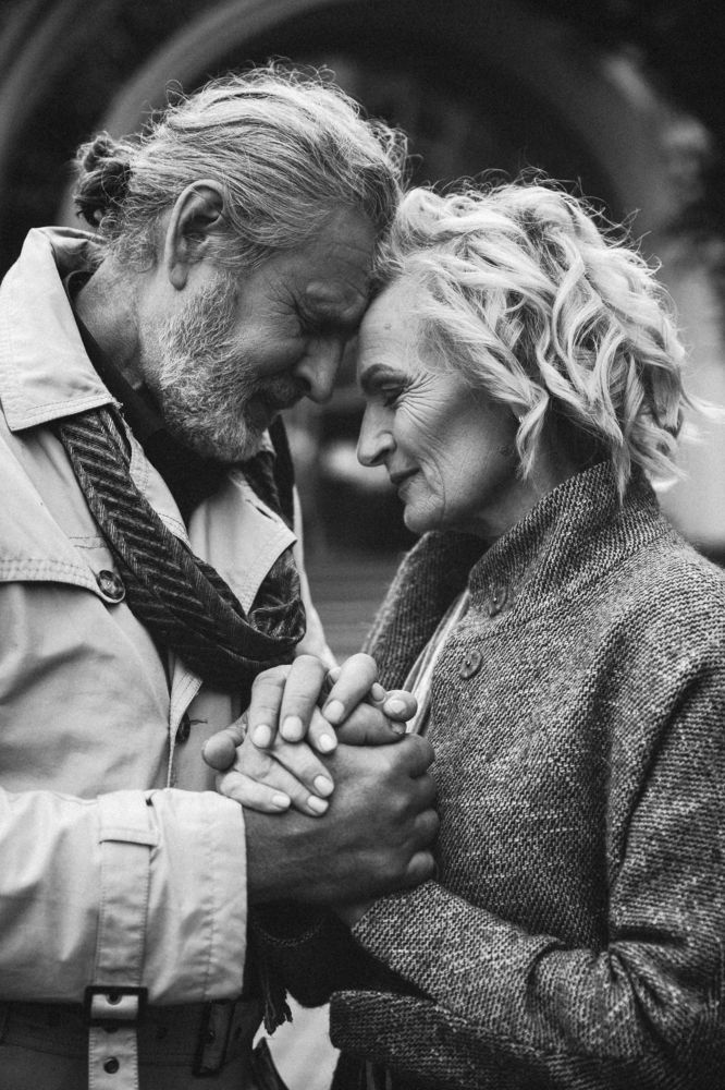 Любить, я думаю, не поздно… никогда… И наши… ни причём года…