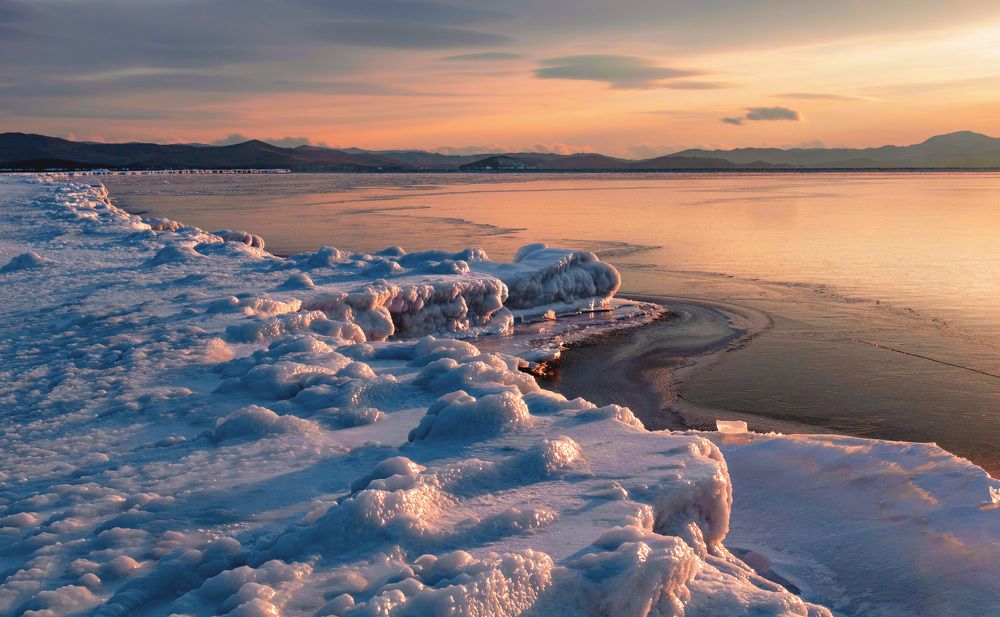 В вечернем свете.