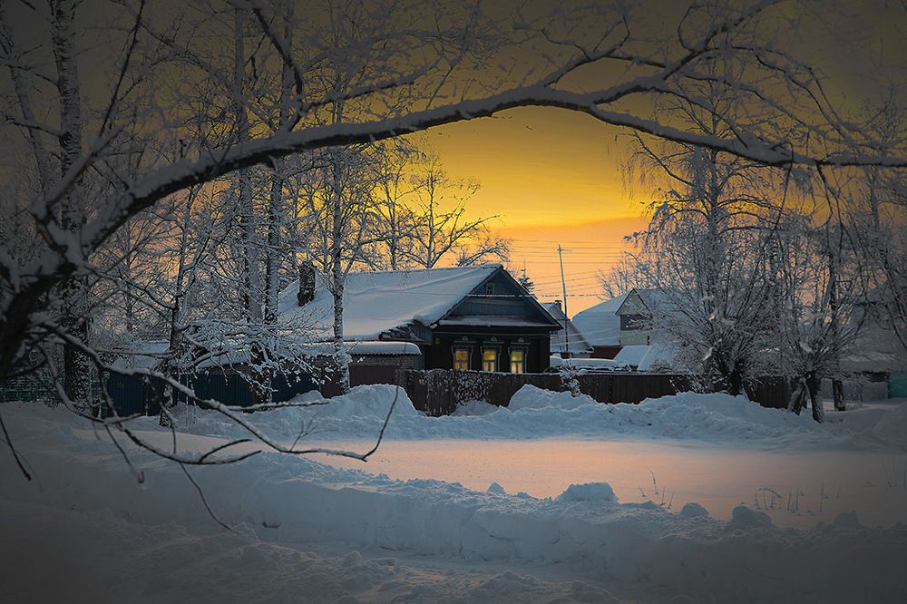 Закат как свеча догорает