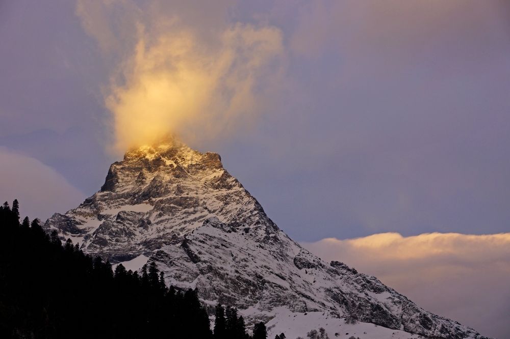 Ночевала тучка золотая...