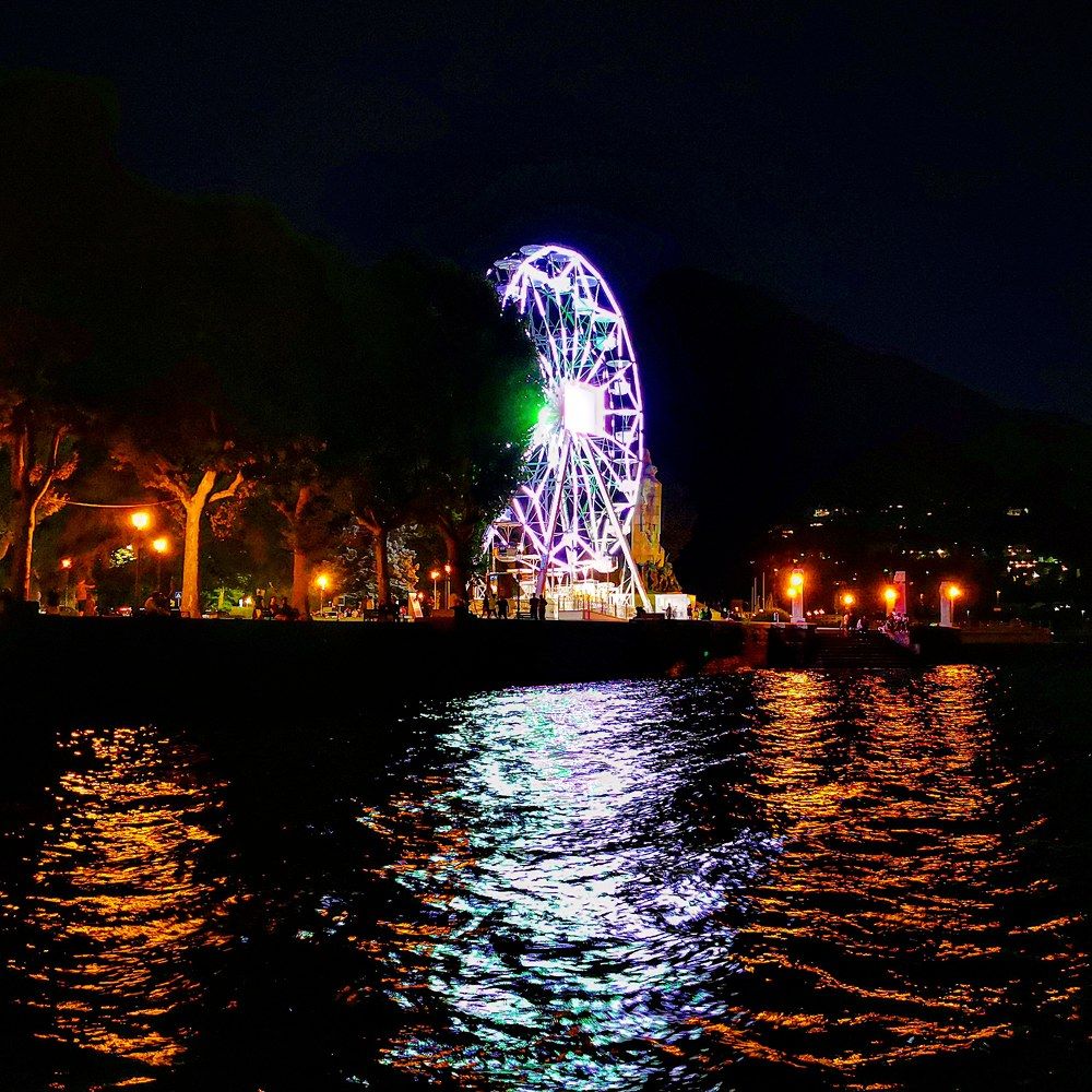 Panotramic wheel shadow