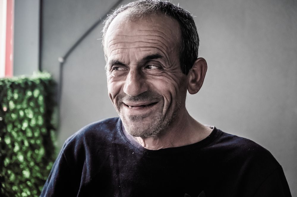 Хитрый взгляд.