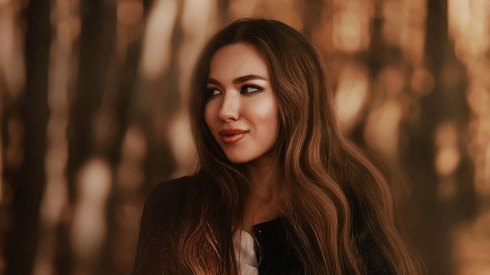 В солнечных лучах.