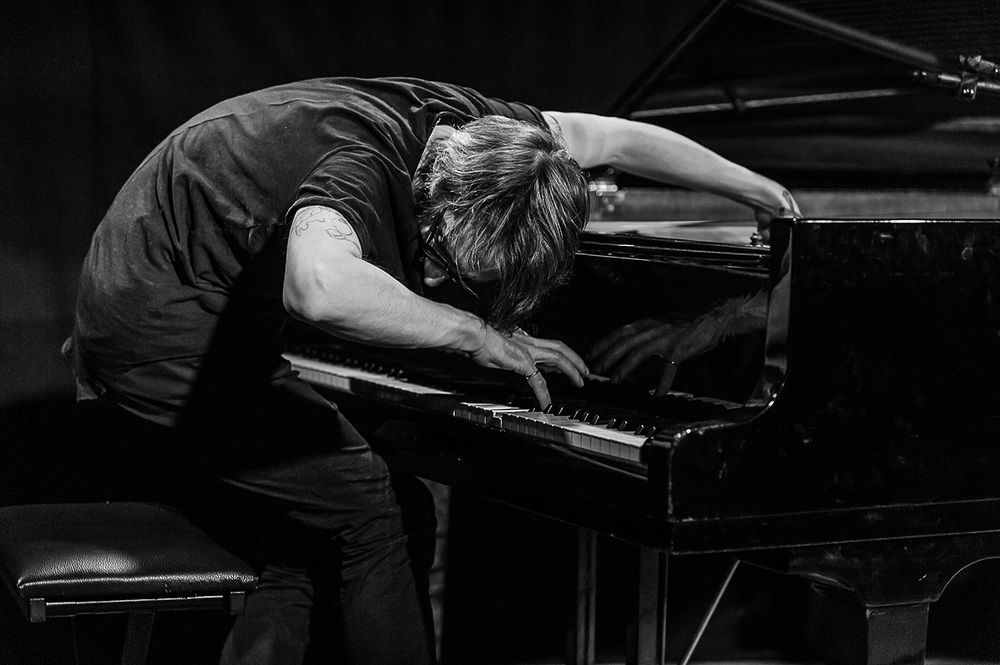 Paul G. Smyth (piano).