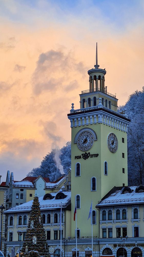 На рассвете.