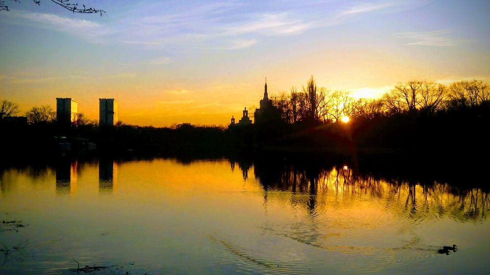 Sunset on Herastrau lake