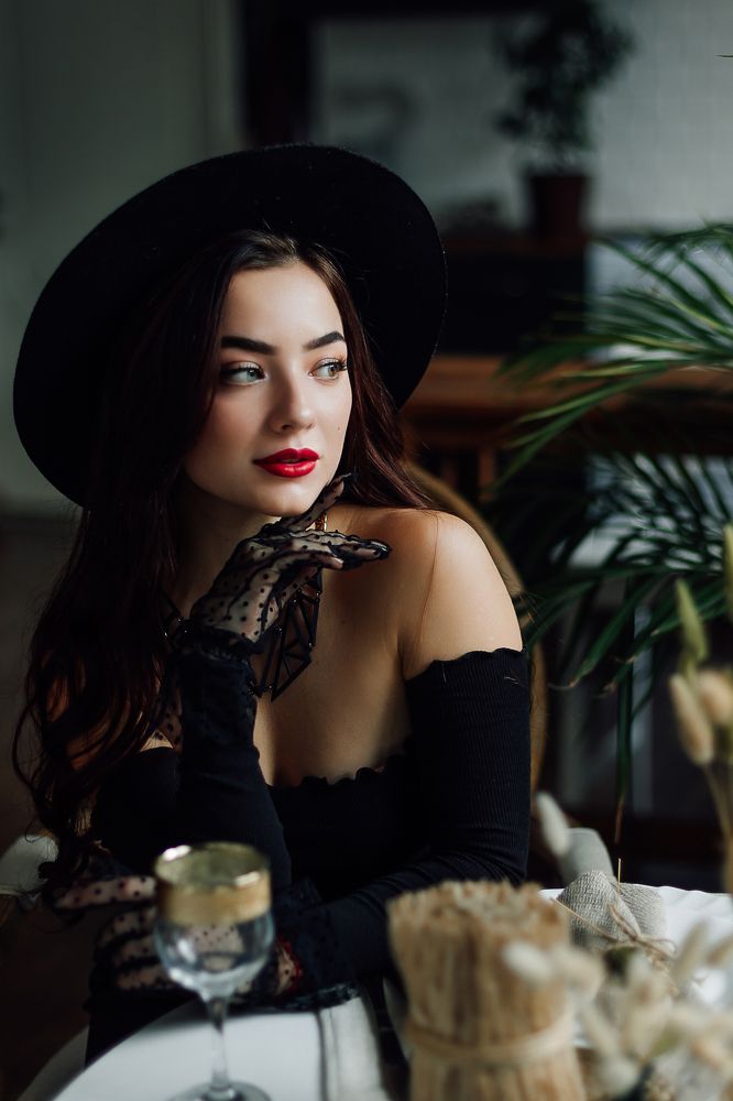 Аня задумалась