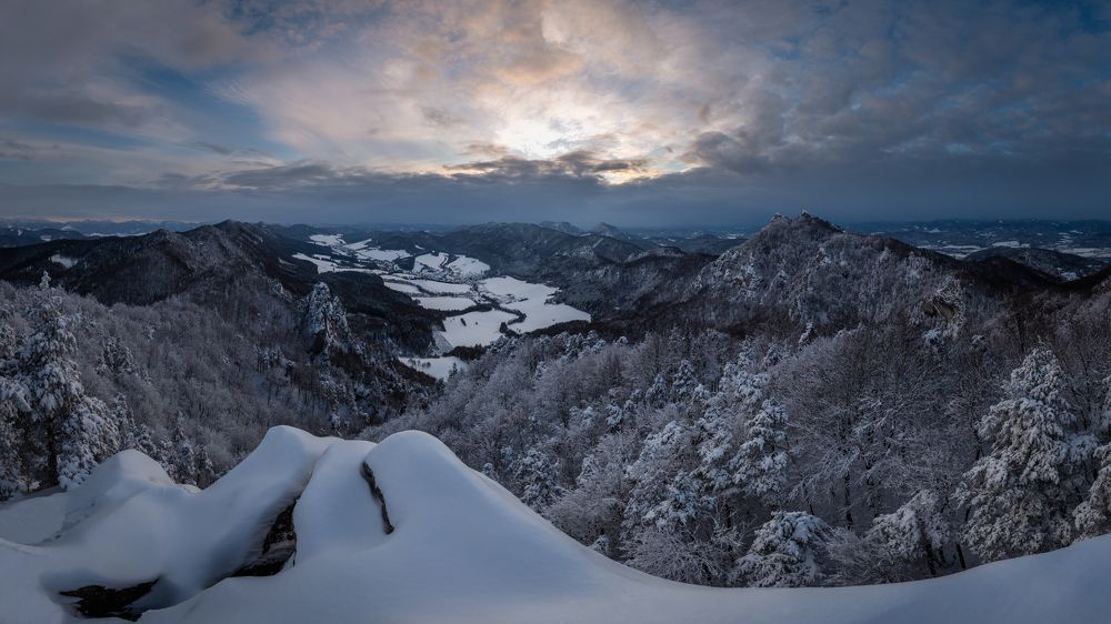 Frosty sunset in Sulov