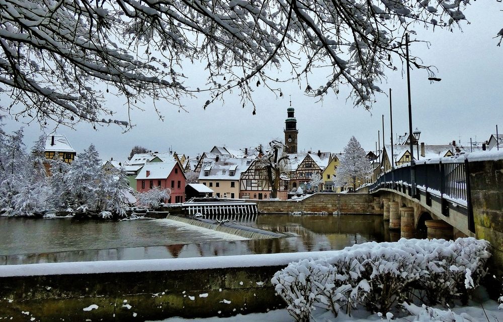Вот такая  зима  пришла  в наш  городок  !