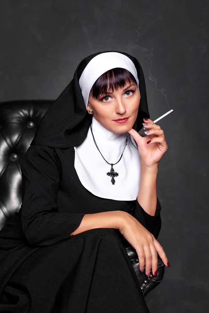 Портрет монашки