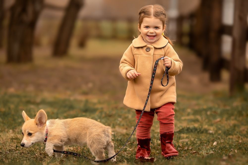 Две малышки