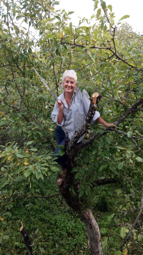 Марина не пили сук на котором сидишь!!!