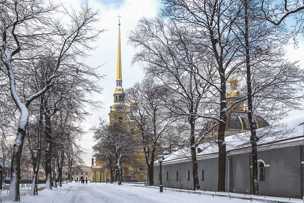Белый день. Петропавловский собор