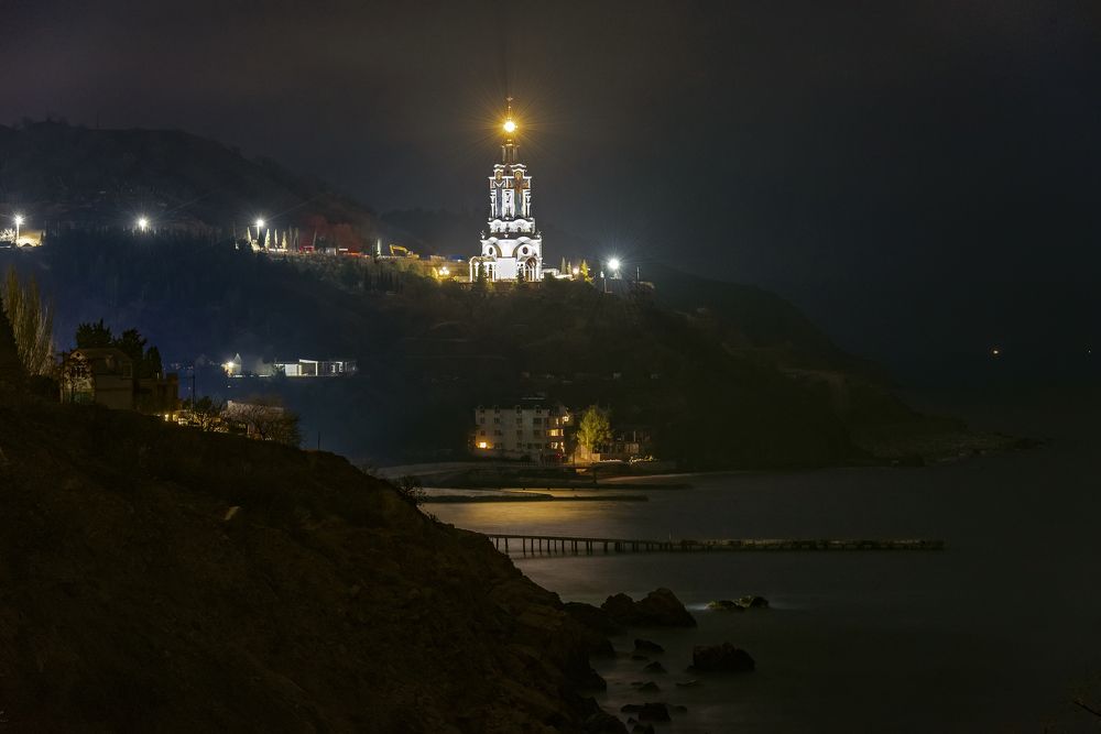 Храм - маяк: Увидеть маяк и перекреститься!