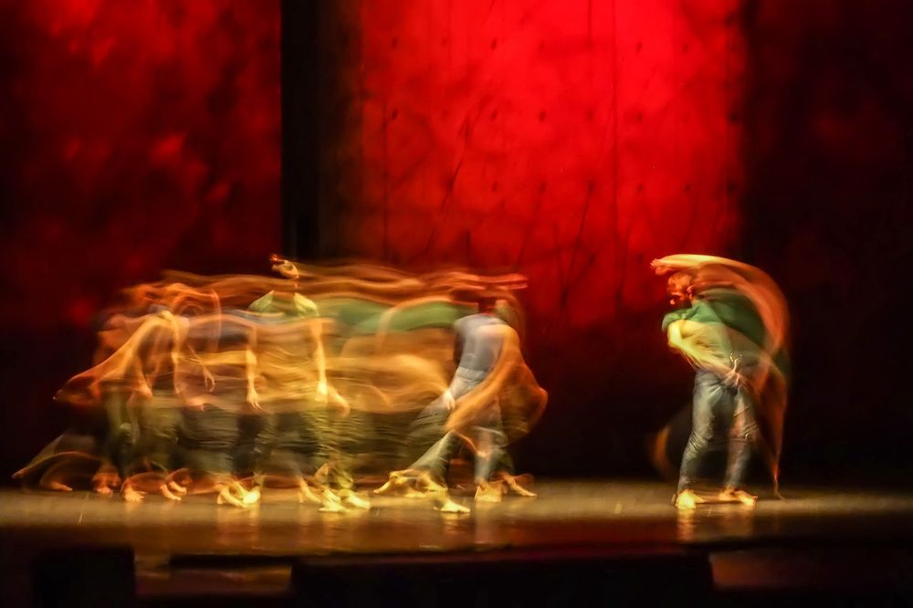 "КРАСНОЕ ДВИЖЕНИЕ".