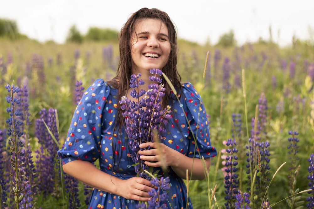 Девушка и цветы