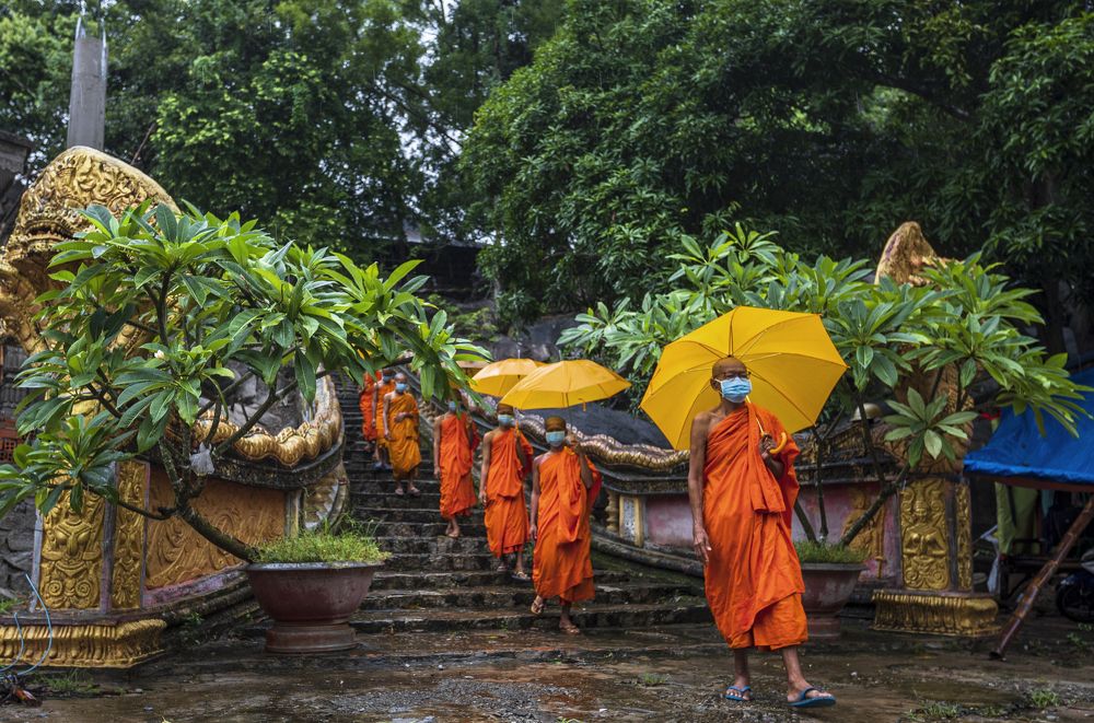 Covid-19 decorate people’s faces the same with masks.