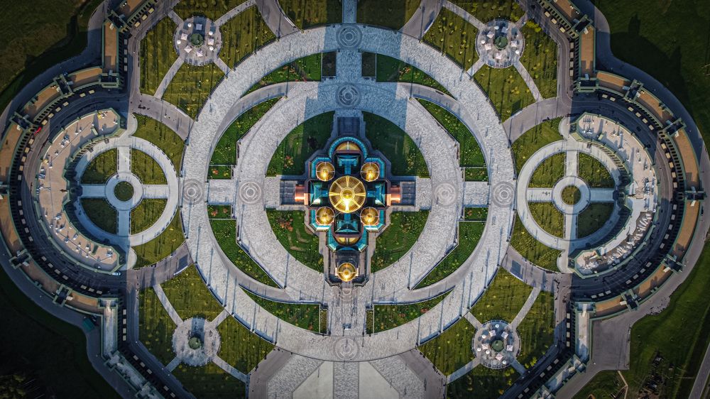 Photograph by Daniil Kurmachev