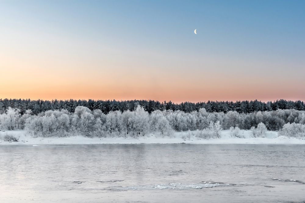 Морозное утро на реке Великой