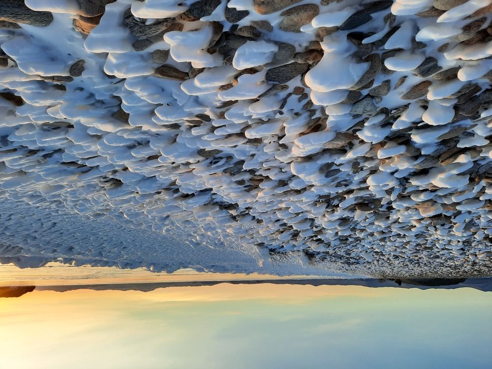 Побережье озера Байкал.