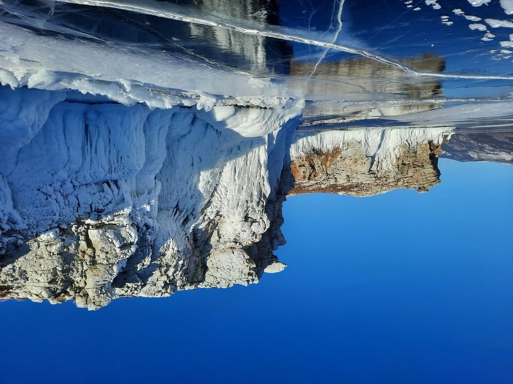 Озеро Байкал, остров Ольтрек.