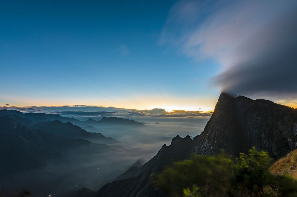 Magical Sunrise at Kolukkumalai Peaks
