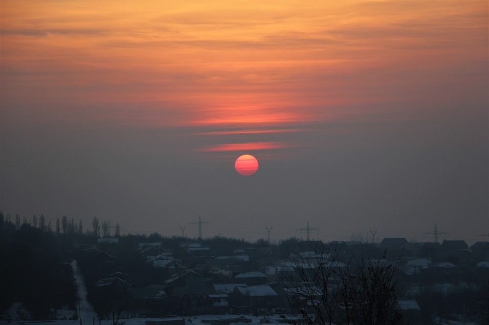Шар и пирамида заката