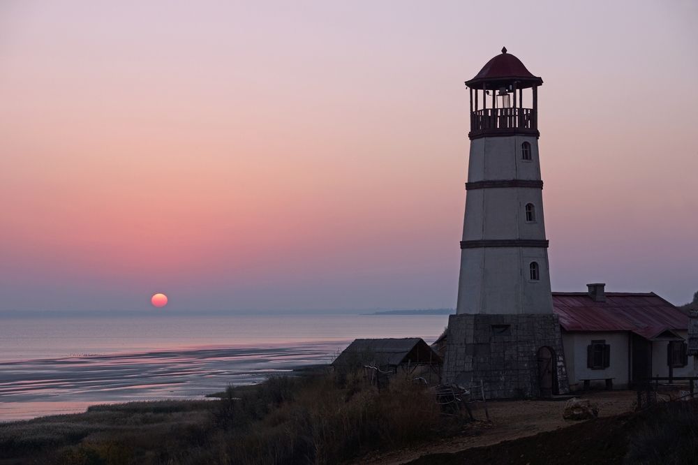 Азовским закатам песнь...