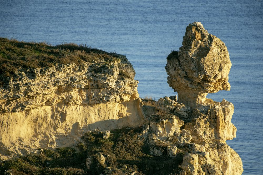 Камень смотрит в небо, Камень ищет рай