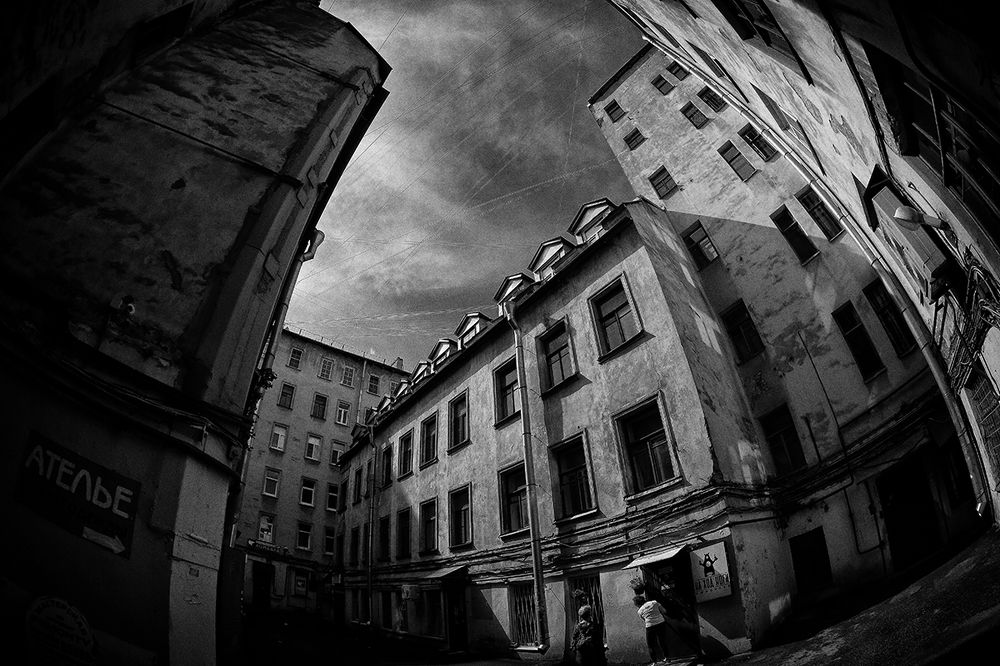 Дворы  Петербурга.
