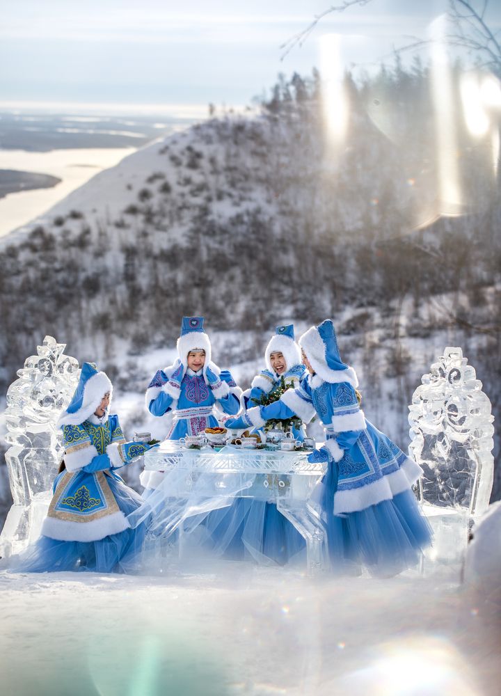 Зимняя трапеза за ледяным столом (Якутия)