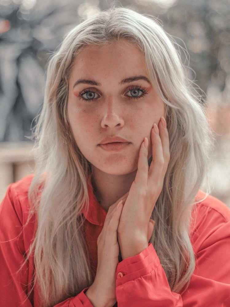 Girl with green eyes