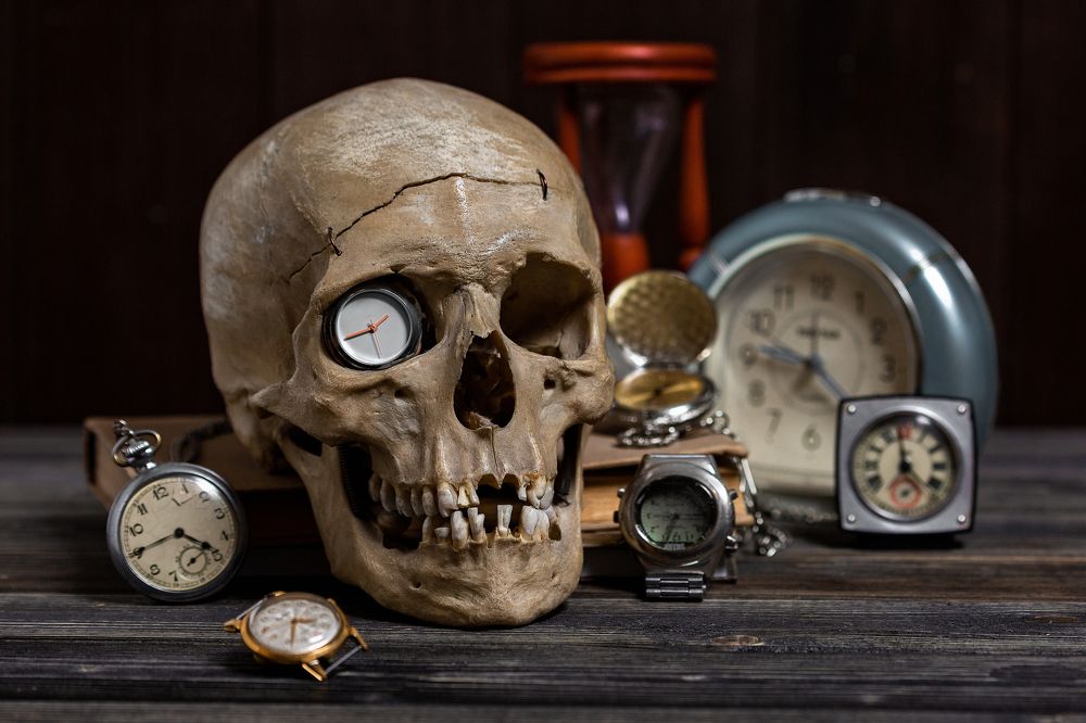 Часов не наблюдают