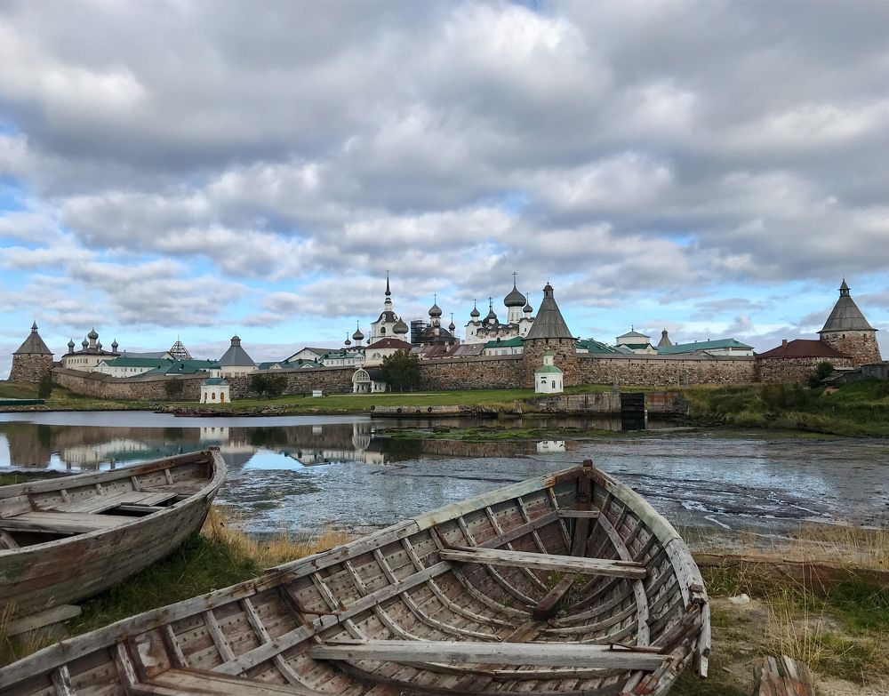 Вид на Соловецкий монастырь