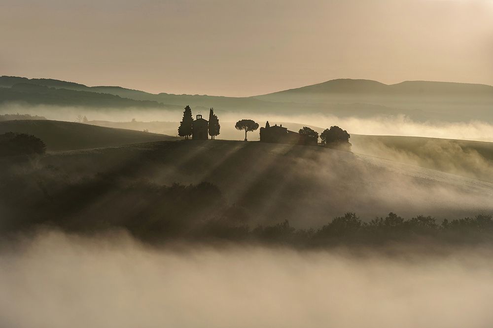 Ligts and fogs in Val d'Orcia
