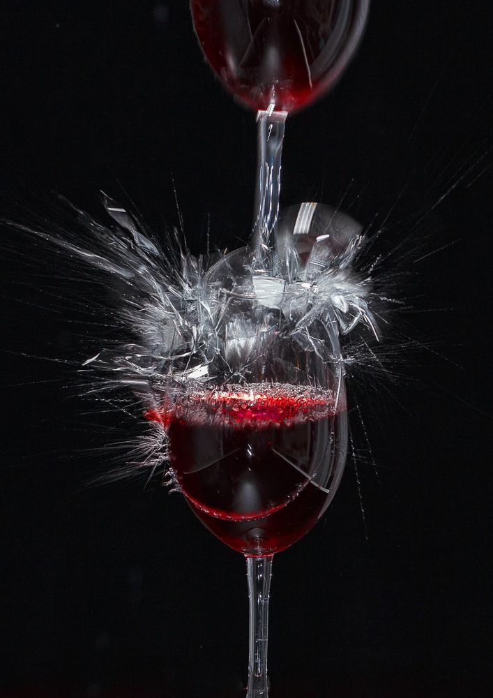 Бьются бокалы