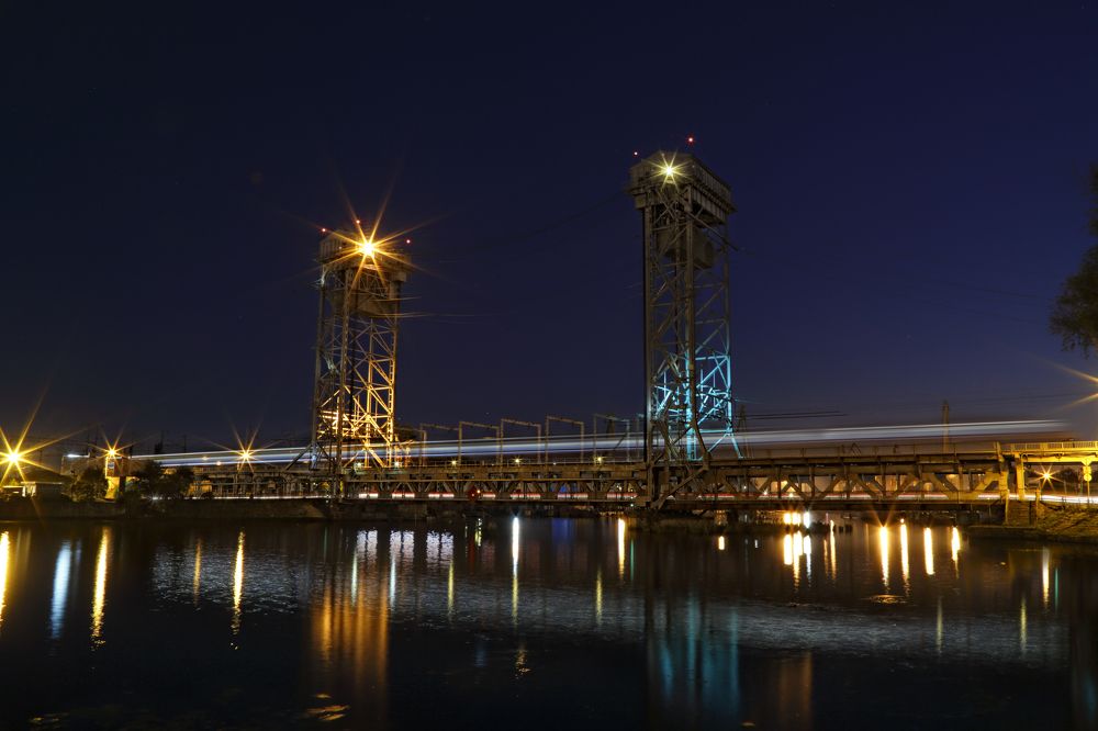 Немецкий мост. Движение нон-стоп. German bridge. Non-stop movement