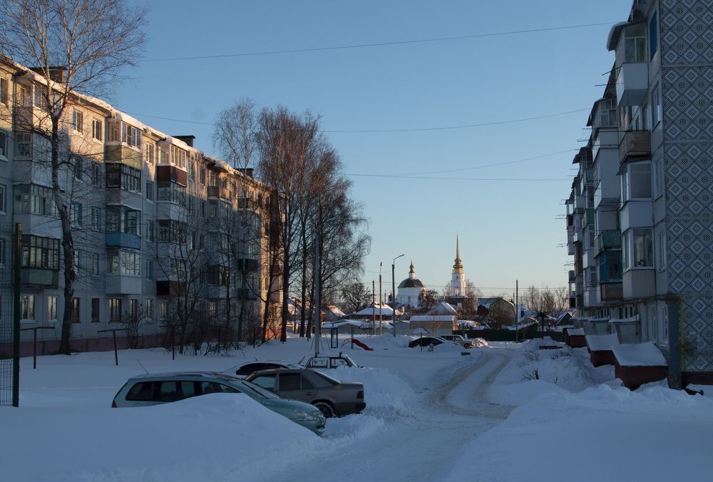 Вечерний двор